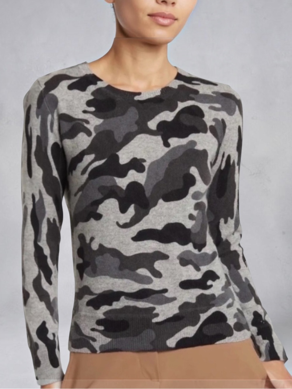 Magaschoni 100% Cashmere
Camouflage Sweater Size Medium